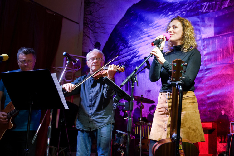 BEAT BRTEWSKI + HOSTÉ