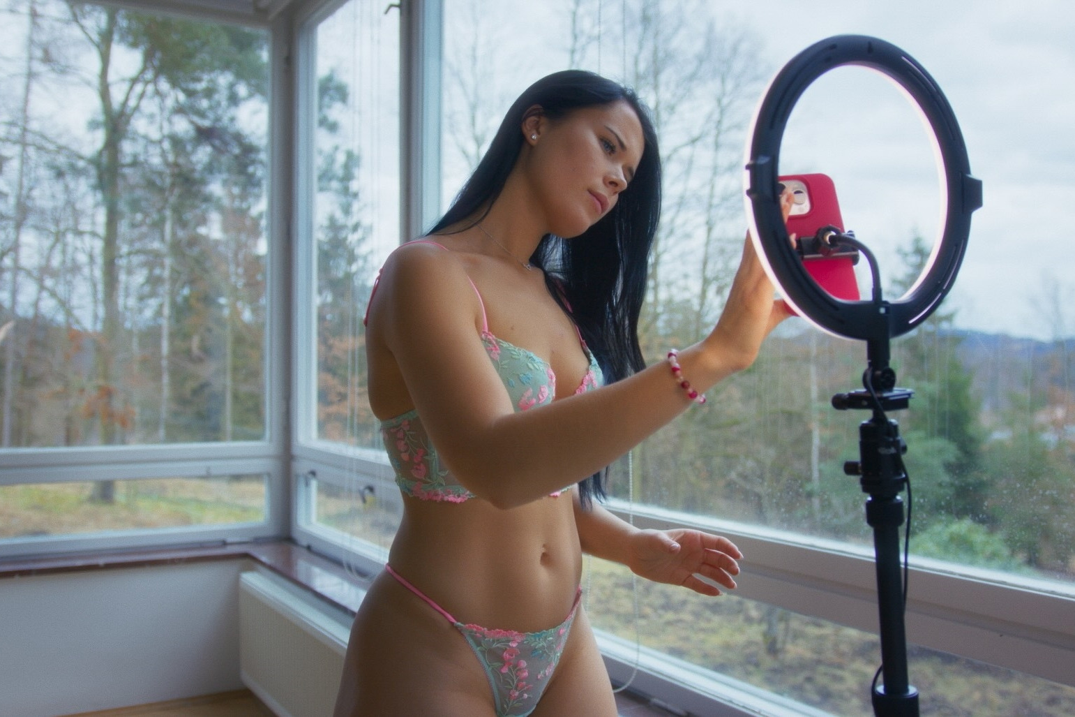 Virtuální přítelkyně (11. 12. | 20:30)