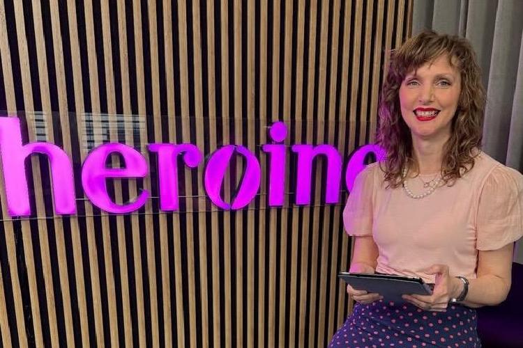 Hlas Heroine ŽIVĚ - Letní podcastová scéna 2025
